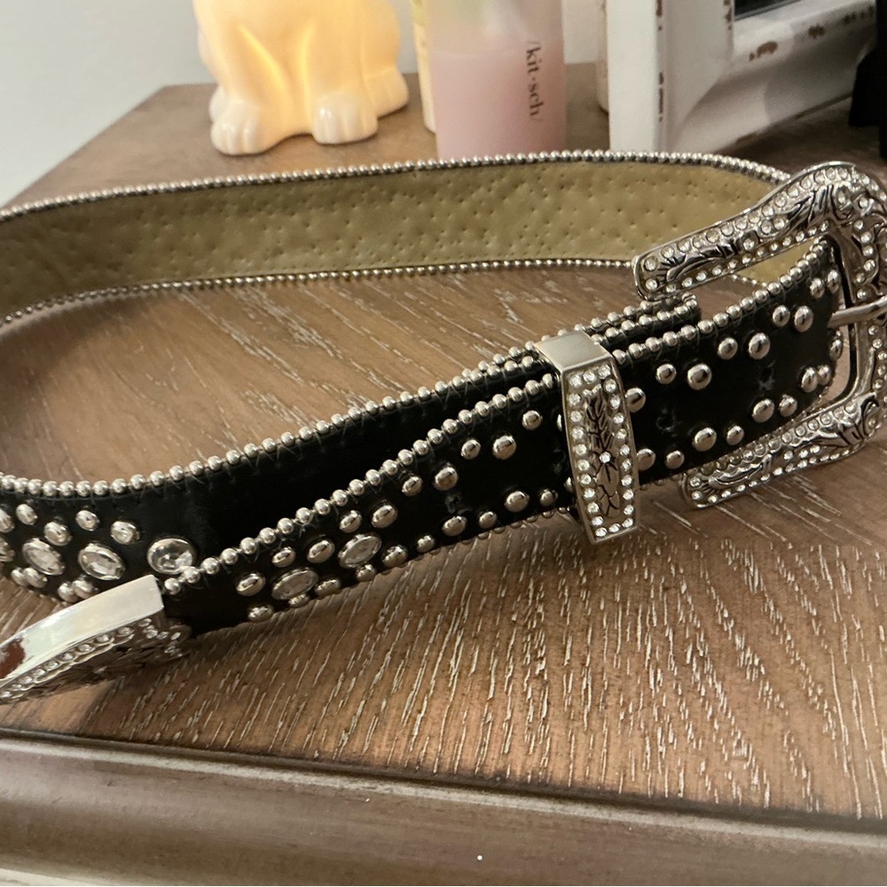 Western Leather Black and Silver Belt